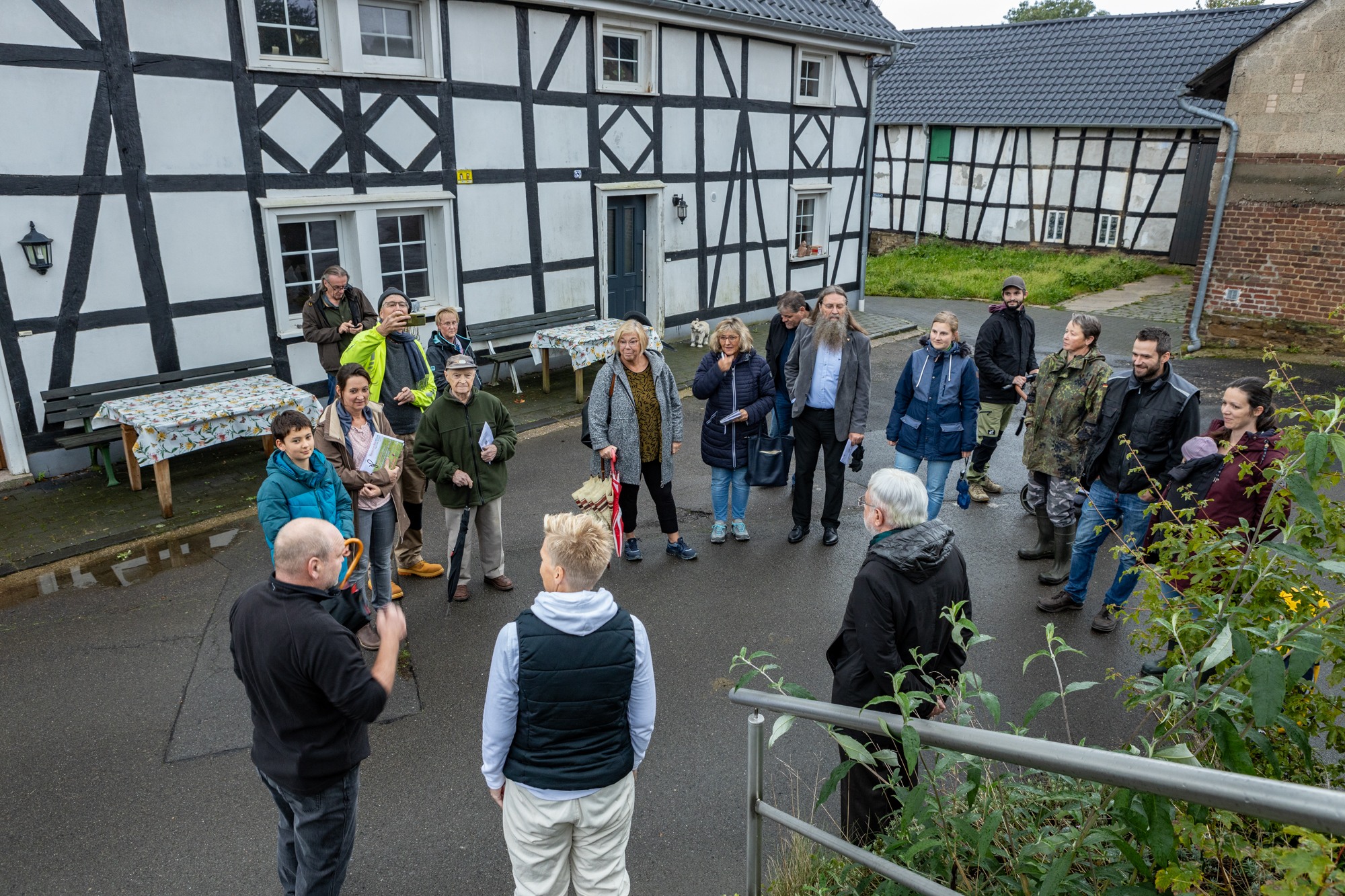 Begrüßung im Dorf